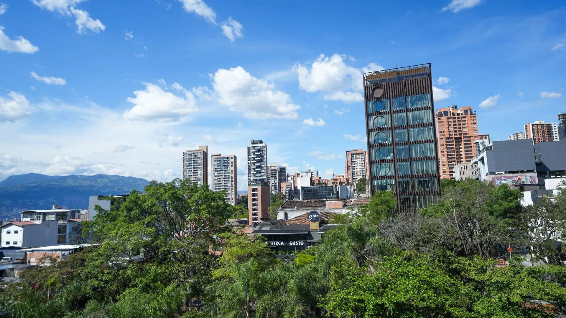 Apartamentos Llp Medellín Hotel